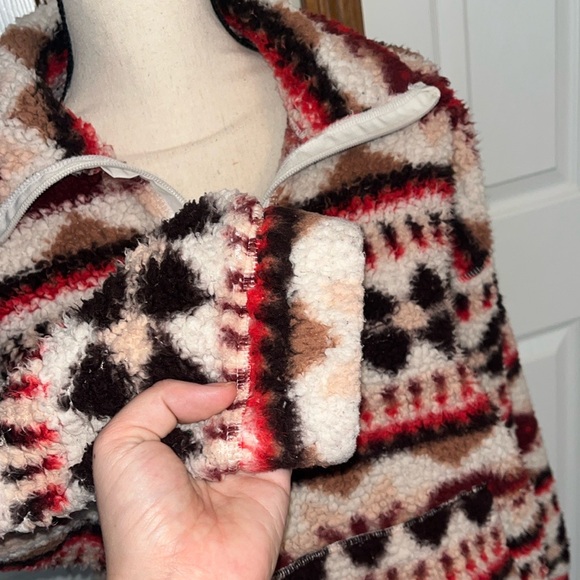 Aerie Printed Sherpa Pullover - Picture 4 of 9